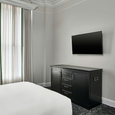 Carrollton Suite, 1 Bedroom Suite, 1 King Le Pavillon New Orleans Promo Code