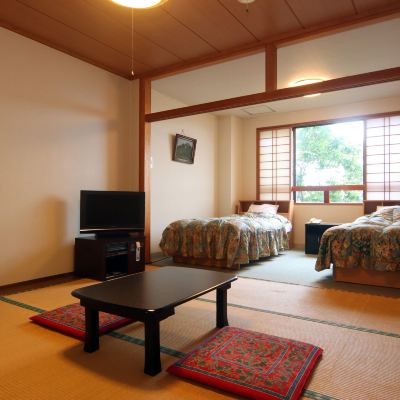 畳エリアと専用バスルーム付きの部屋 スターホテル 赤倉 クーポン