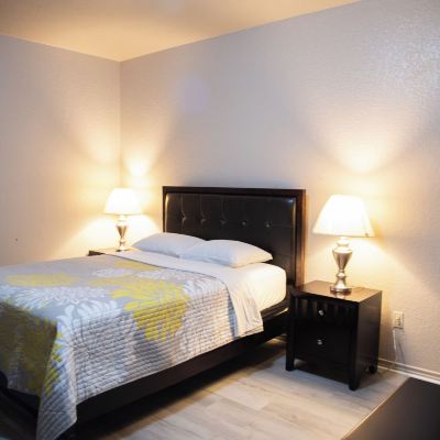 Deluxe Suite, 1 Queen Bed (Studio Apartment) Premium Inn and Suites Promo Code