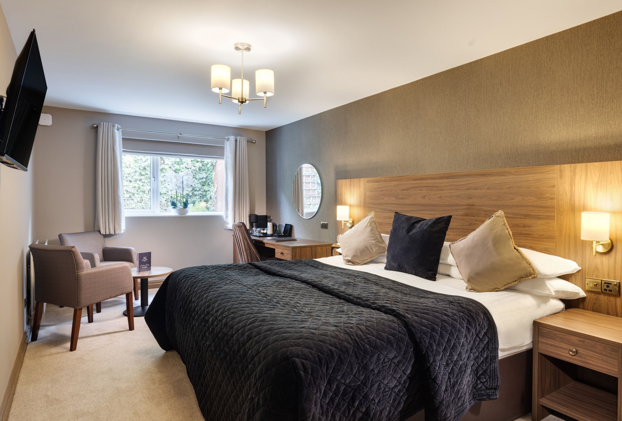 行政特大床房（带连接浴室和浴缸）