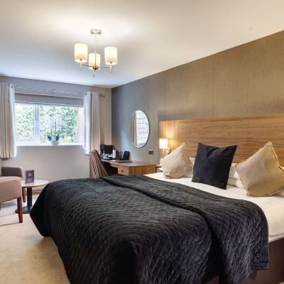 Executive King Room Ensuite with Bath Stone Villa Chester Promo Code