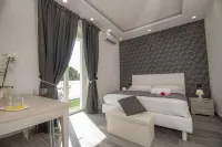 La Dolce Vita Rooms