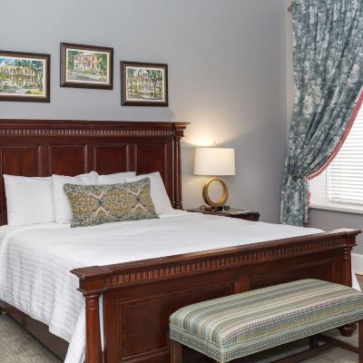 Deluxe King Room-Accessible East Bay Inn, Historic Inns of Savannah Collection Promo Code