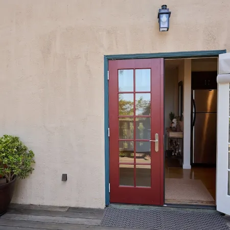 Peaceful Berkeley Hills Studio - Bay View + Private Deck + Prime Location Отели в г. Беркли