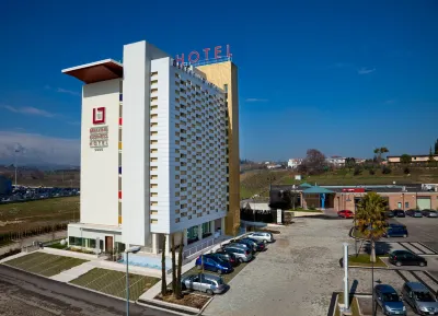 Breaking Business Hotel Hôtels à : 
