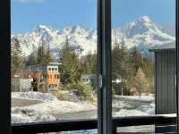 Lupine Lodge with Mountain Views فنادق في سيوارد