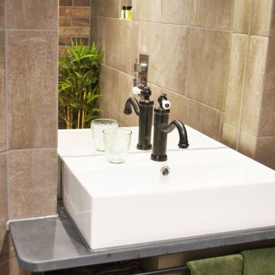 Deluxe Double Room (King Room 12) Hillcroft Accommodation Promo Code