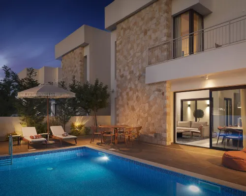 LIV & CO SUITES & VILLAS Hotele w: Oroklini
