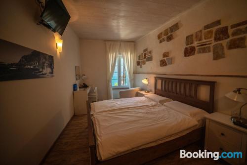 带湖景的双人间