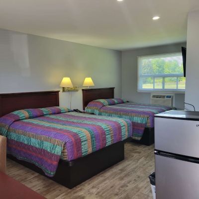 Deluxe Room with Two Queen Beds with Kitchenette Non-Smoking