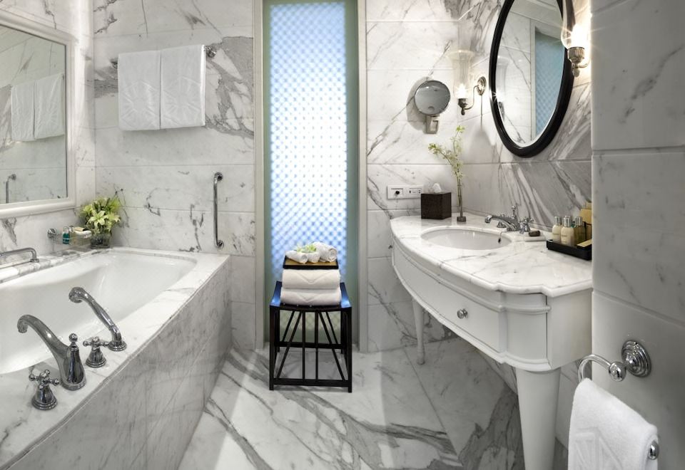 The Taj Mahal Palace, MumbaiLuxury Room Without Window