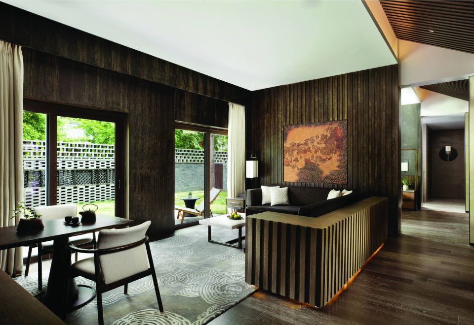 JW Marriott Hotel QufuLuxury Courtyard Suite ,1 King Bed