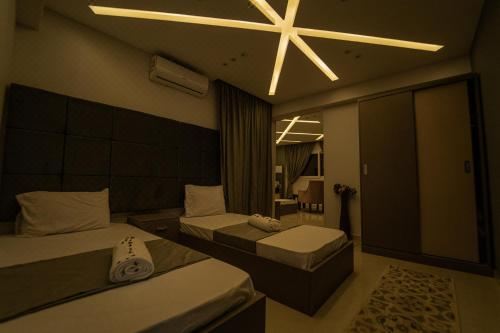 豪华套房，享有金字塔景观