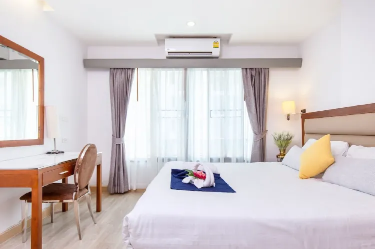 ห้องดีลักซ์สวีท - ห้องนอน 1 ห้องพร้อมวิวสระว่ายน้ำ