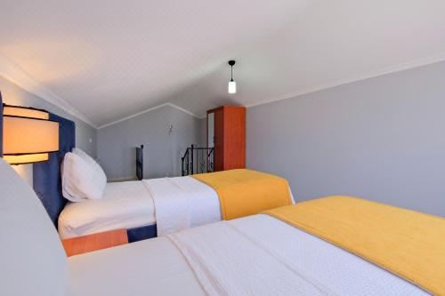 带阳台的三卧室公寓