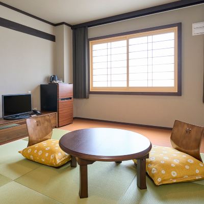 [Non-Smoking] Japanese-Style Room With Shower Booth, Approximately 8 Tatami In Size [Japanese Room] [Non-Smoking] [Mountain View] ニセコアンヌプリ温泉 湯心亭 クーポン