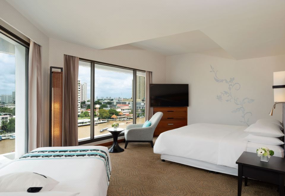 Royal Orchid Sheraton Hotel & TowersFamily King Suite