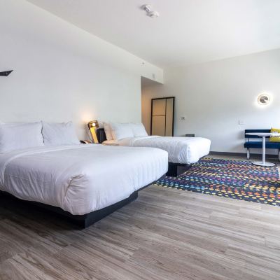 Aloft Two Queen, Guest Room, 2 Queen Aloft St. Louis Cortex Promo Code