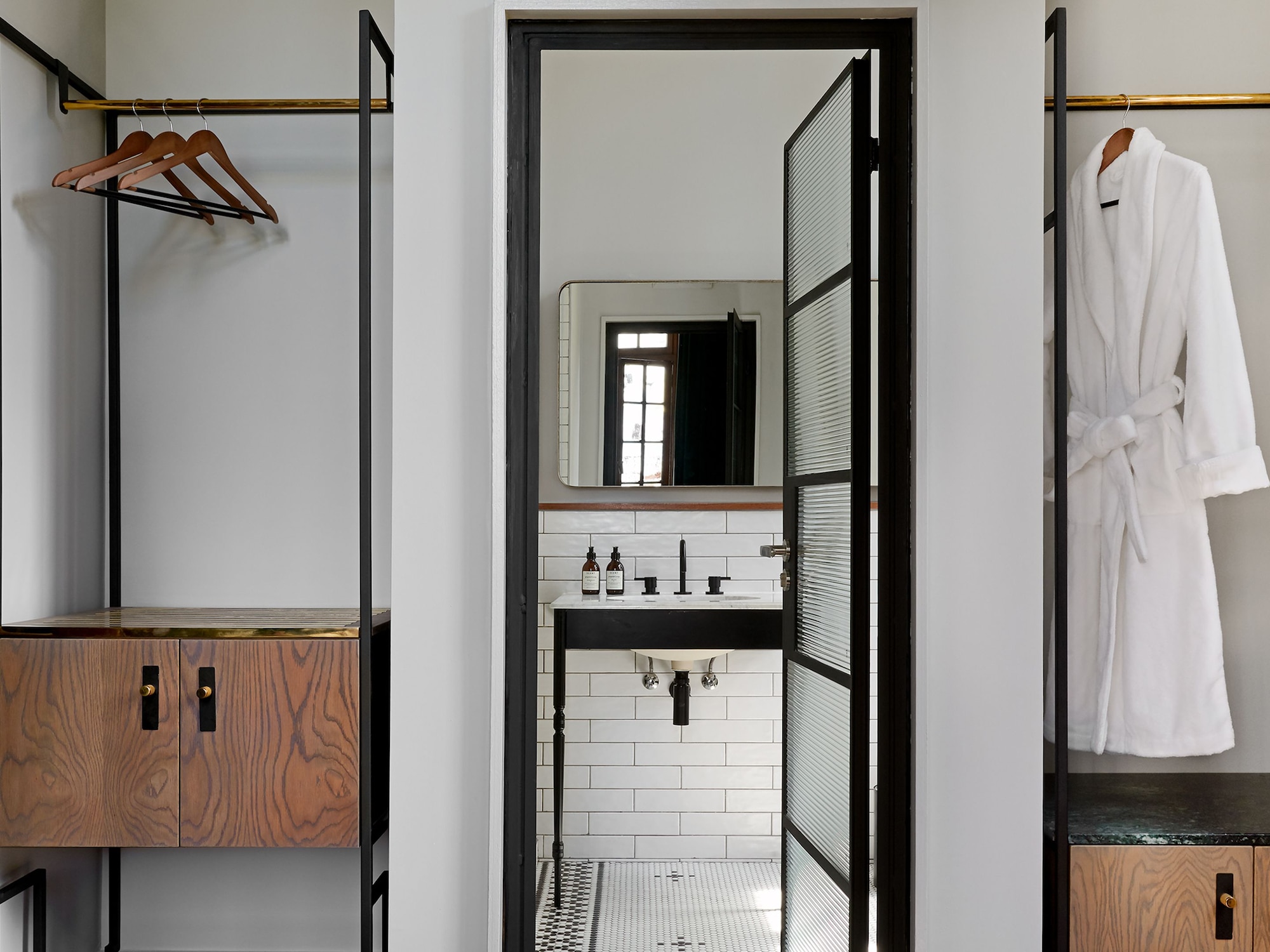 标准特大床房带城景