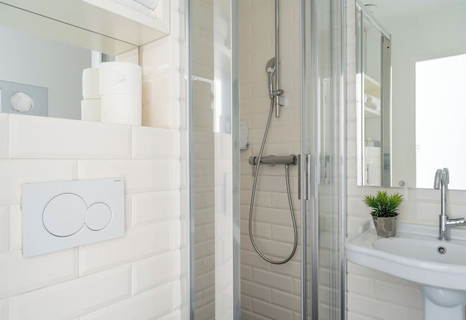 Family Superior, 2 Rooms-Complimentary Soft Minibar, Courtesy Tray, Digital Press, Fitness, Sauna