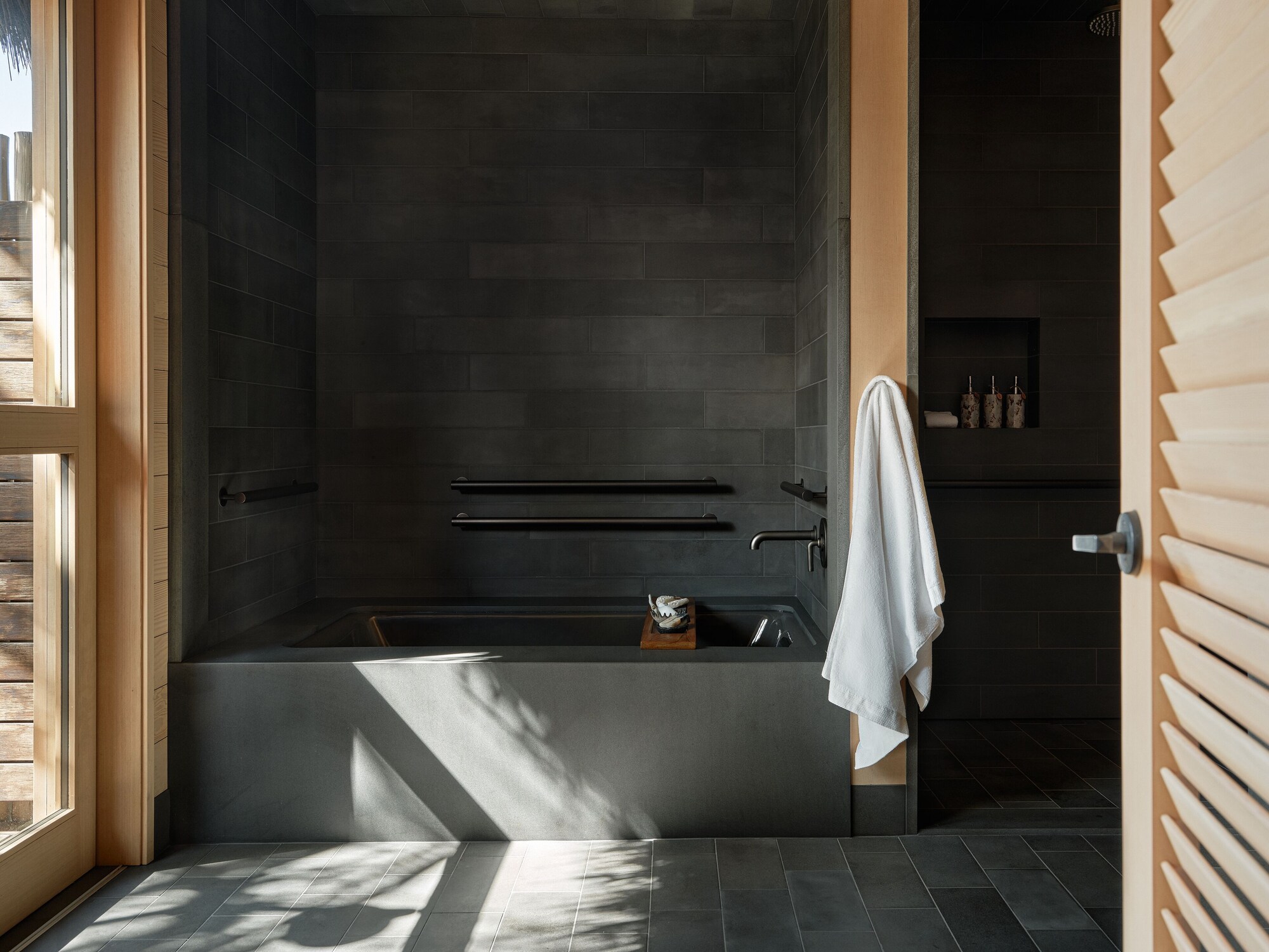 海滨无障碍特大床房