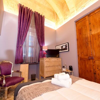 Double Room (Hugues 1581) The Lodge Promo Code