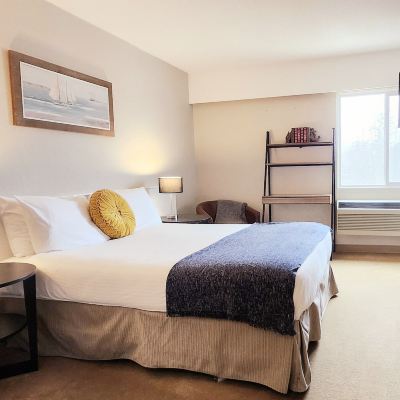 Comfort Queen Room-Non-Smoking Western Lodge Promo Code
