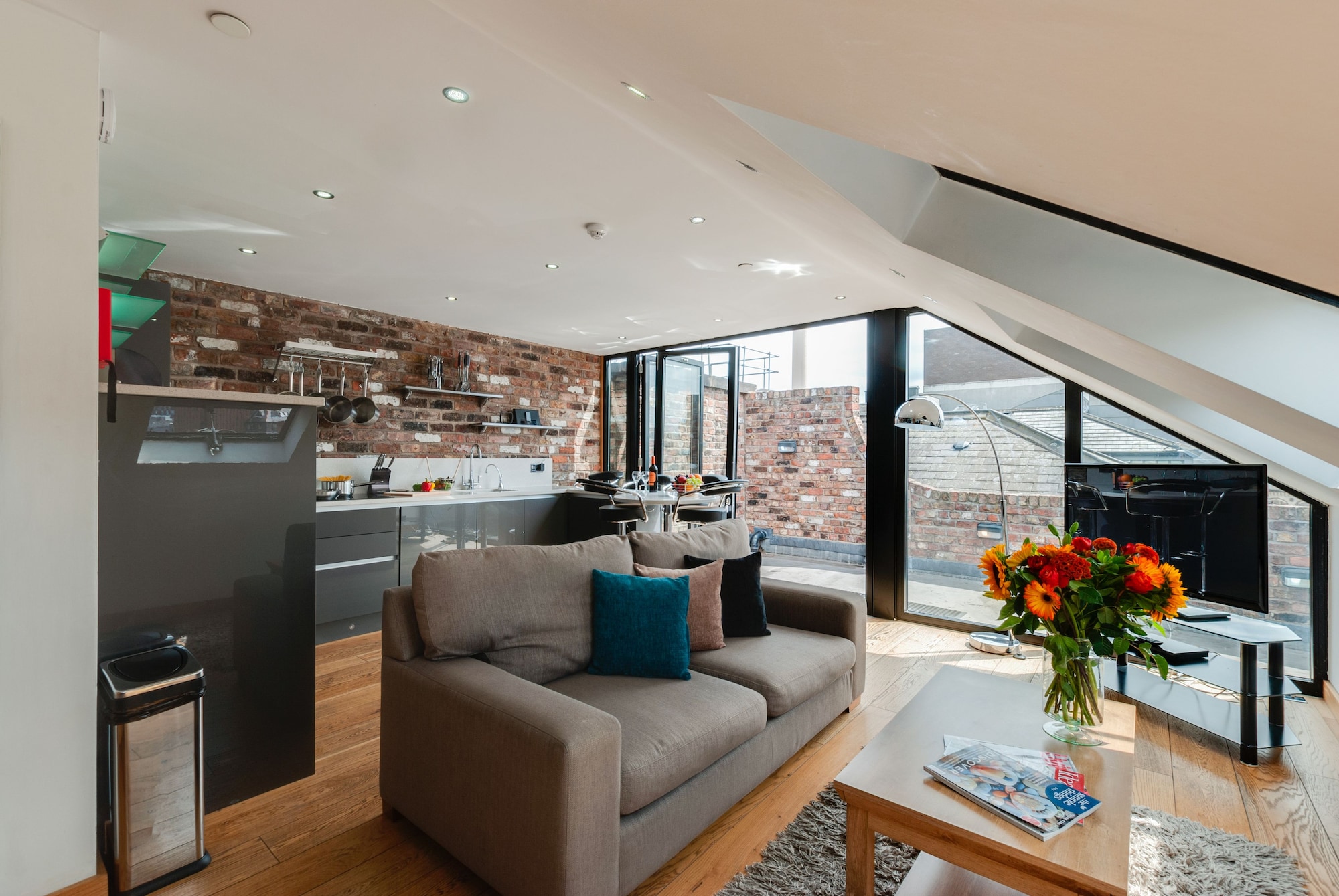 两卧室顶楼公寓 - 带梳化床