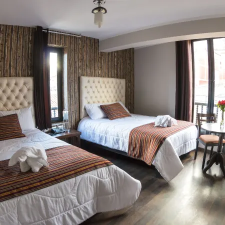 HOTEL URETA