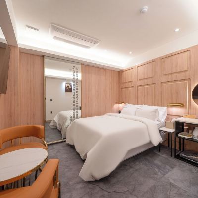 Luxury Double Room, Non Smoking, Housekeeping 호텔 프라하 쿠폰