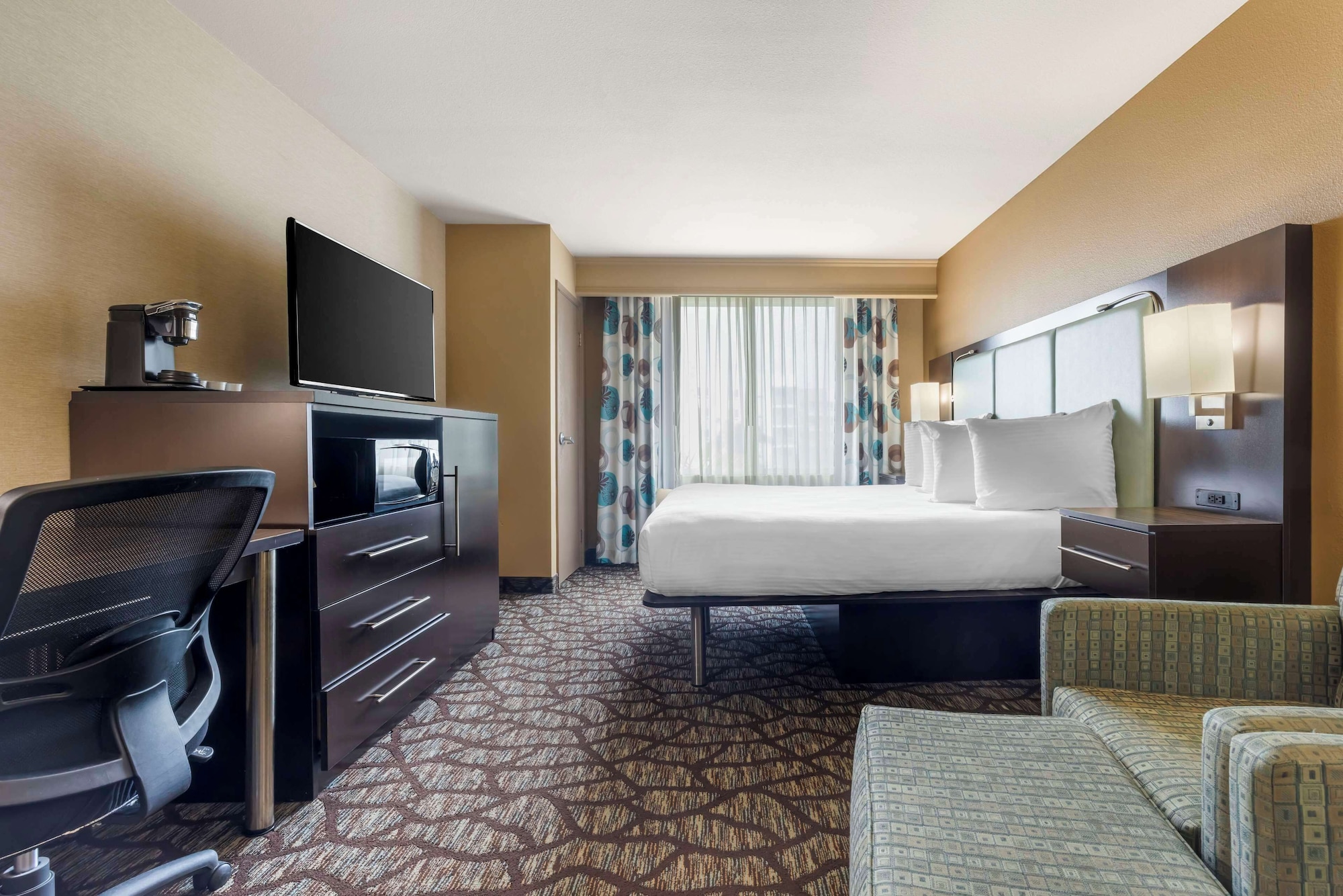 特大床房带梳化床