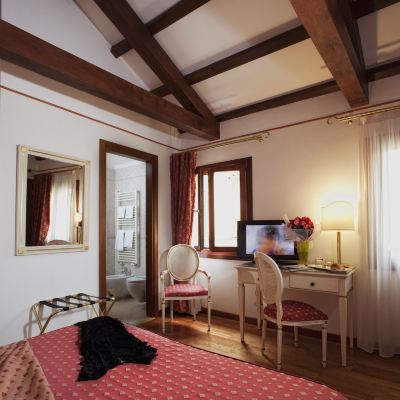 Deluxe Room Hotel Ca' D'Oro Promo Code