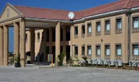 Cresta Mahalapye Hotel Отели в г. 