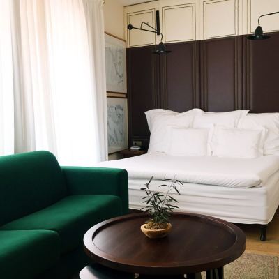 Junior King Suite Hotel Cort Promo Code