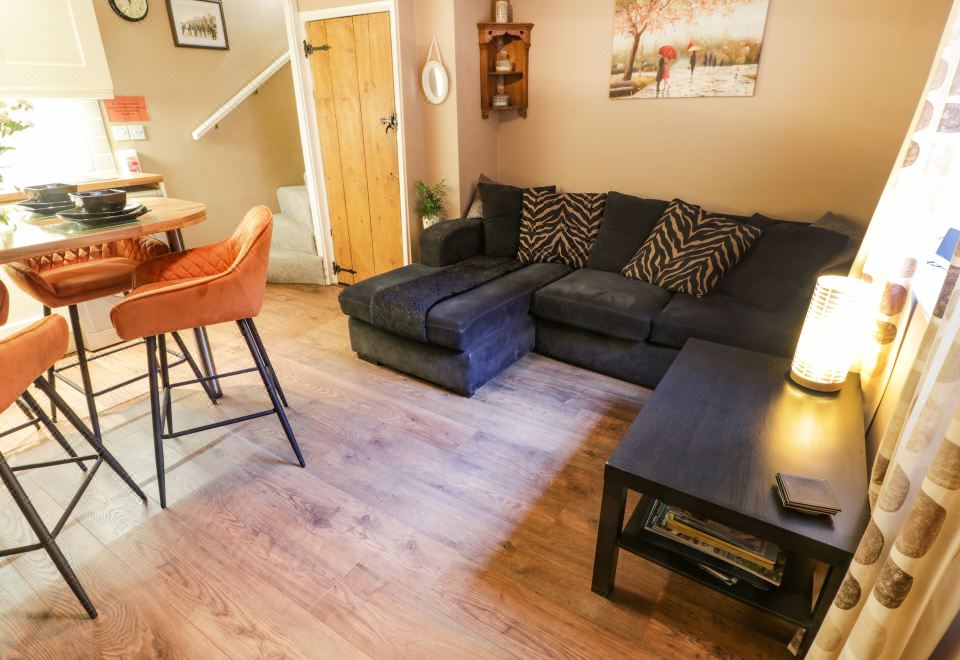 Black Gem CottageCottage