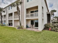 Oceanfront Townhouse With Shared Pools, Ocean View, Wifi, W/d, and Central AC Hotels in Crescent Beach