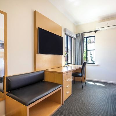 Deluxe King Room With Pool Country Comfort Perth Promo Code