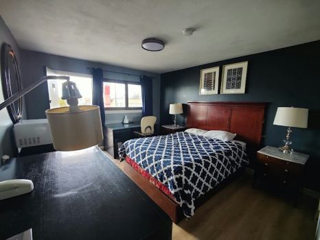 MOTEL EDGEBROOK CHICAGO NORTH SHORE  BY OYO
