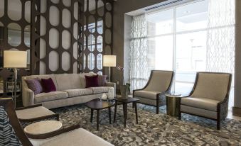 DoubleTree by Hilton Evansville - Housity