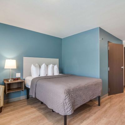 Queen Room With Accessible Roll In Shower-Non-Smoking WoodSpring Suites Fort Mill Promo Code