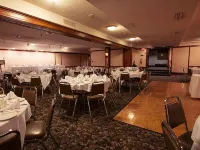 Travelodge by Wyndham Winnipeg Airport West