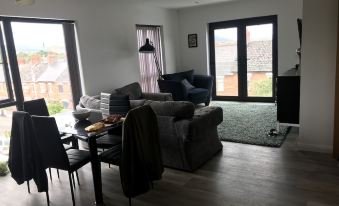 Impeccable Two Bedroom Apartment in South Belfast - Housity