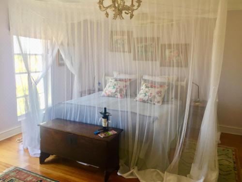 带阳台和海景的豪华双人房