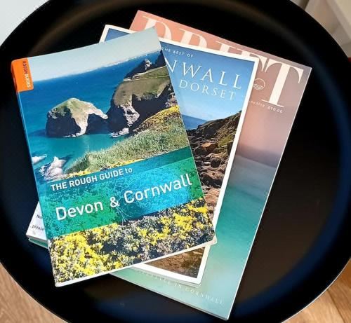 Stylish Coastal Retreat in St Ives with Parking One-Bedroom Apartment