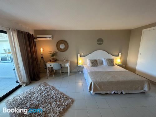 带露台一室公寓