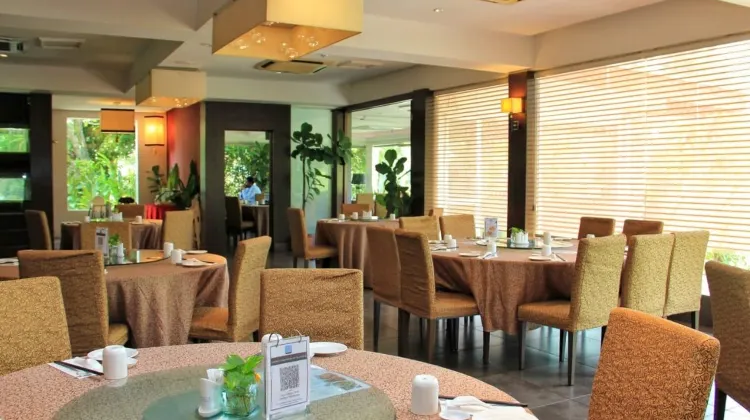 ティアラ ラブアン ホテル 食事・レストラン