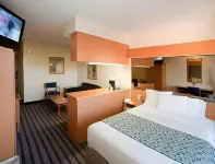 Microtel Inn & Suites by Wyndham Chihuahua Hotel di 