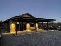 New mountain top retreat w/ 270° stunning views