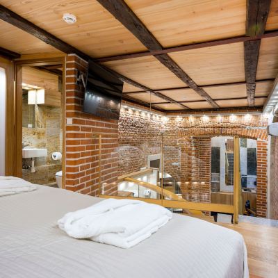 King Suite with Jetted Tub Aparthotel Stare Miasto Promo Code