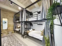 Mandera's Boutique Suites & Dorms